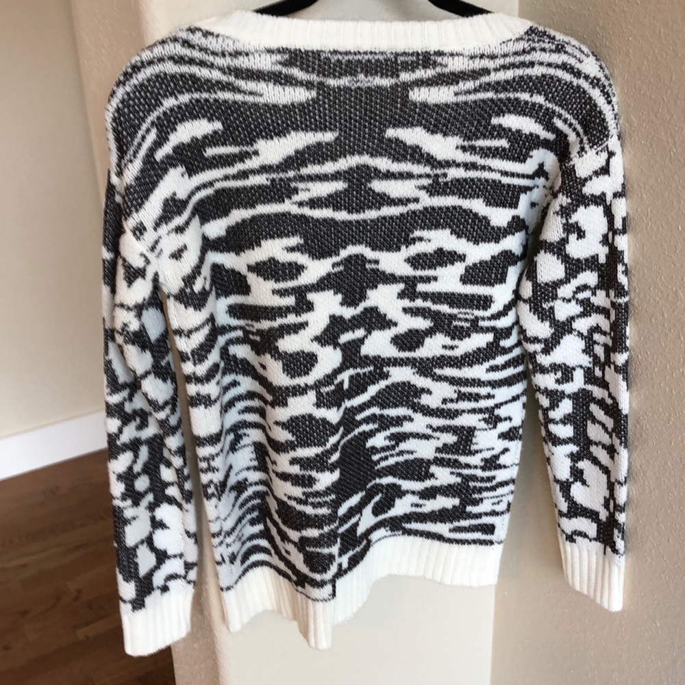 Timing Sweater- Size Small - Picture 4 of 4